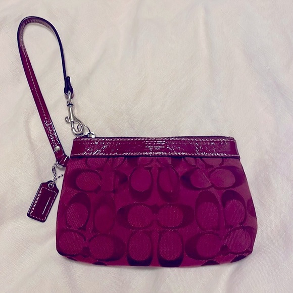 Coach Handbags - Coach wristlet